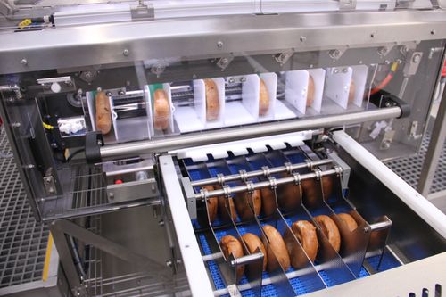 Bradman Lake Automates Bagel Packaging with Newly Developed On-Edge Collator