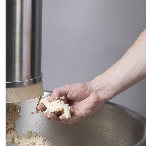 DymoMix: Pre-mixer for batch and continuously produced doughs