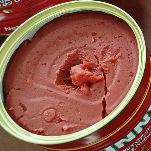 canned tomato paste