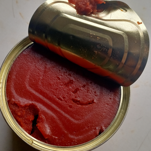 canned tomato paste