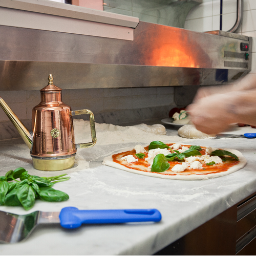 Small Pizza Tools: instruments for preparation, baking, cutting