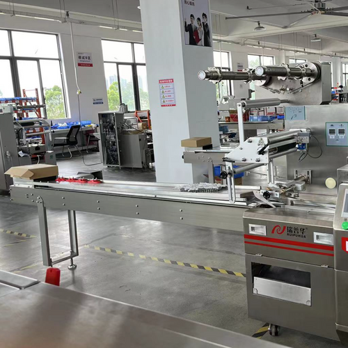 Flow packaging machine ZP-530