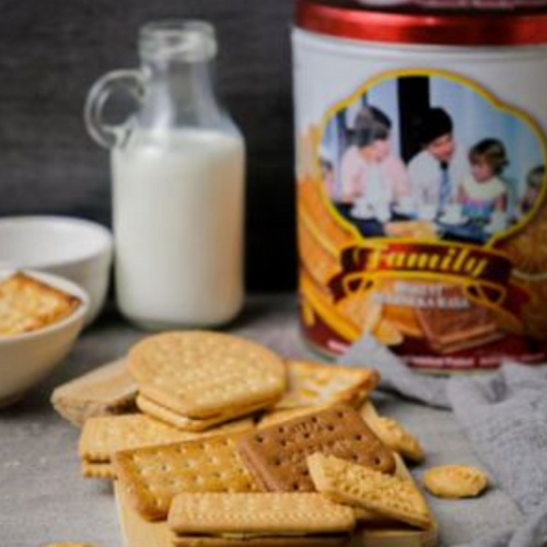 Family Round Tin and Sweet Home Square Tin