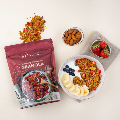 PATISWISS - Granola with Strawberry & Dark Chocolate