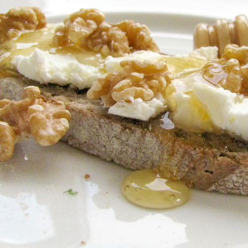 Alphenaer fresh goat cheese honey