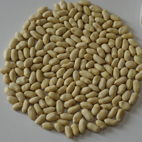 Blanched peanut kernels