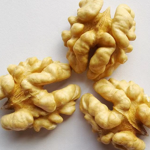 Walnut kernels