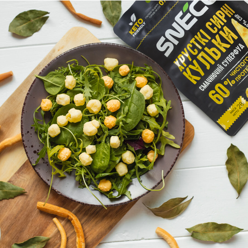 snEco unique crunchy 100% cheese snacks