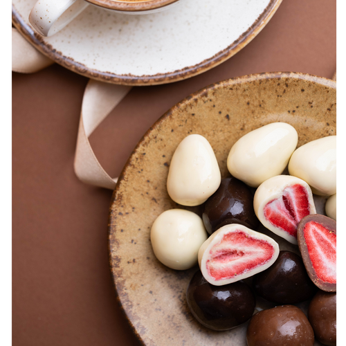 TOSCANI CHOCOLATE COATED FREEZE DRIED STRAWBERRY