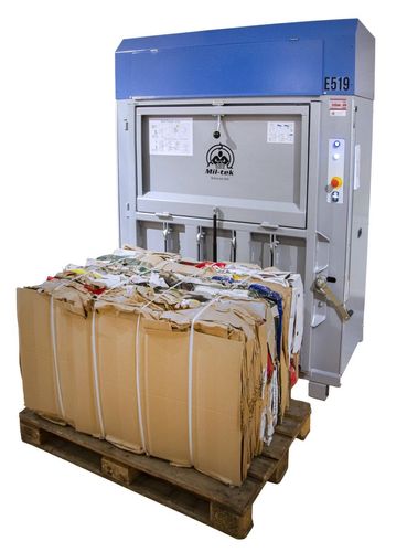 E519 Cardboard & Plastic Baler