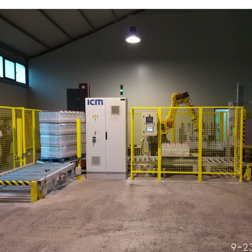 Robotic Cell for Palletizing of PET kegs