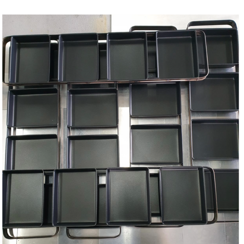 Pans for bread/toast in cassettes with(out) coverlid