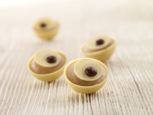 White and Blonde Couvertures