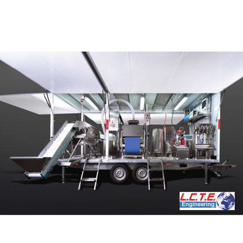 Pineapple juice on trailer