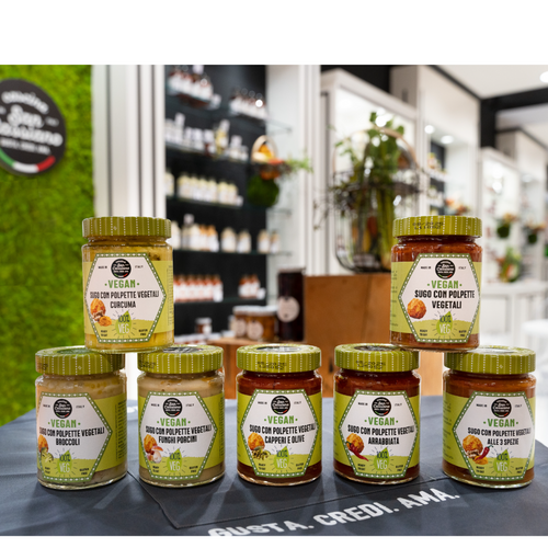 Tomato sauce with vegetable balls and 3 spices